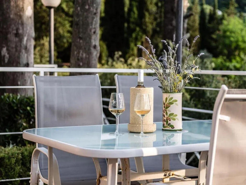 Holiday home Casina Di Savolano Comfortable Holiday Residence Montenero